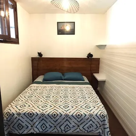 Casa vacanze Maison De Pecheur A Giens Les Pieds Dans L'eau ! Hyères