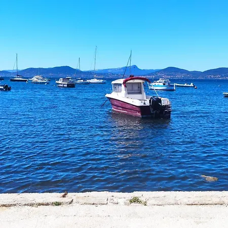 Maison De Pecheur A Giens Les Pieds Dans L'eau ! *
